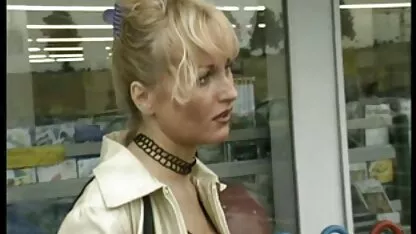 Patricia happy Hahal oma porn hub met een pijpbeurt en geeft zichzelf om te neuken