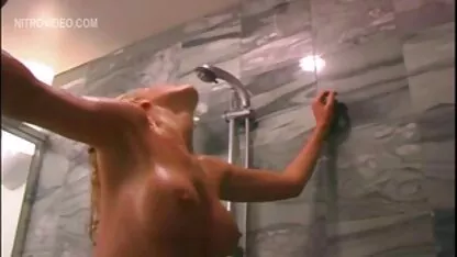 Handjob Blond in best of oma sex de spiegel