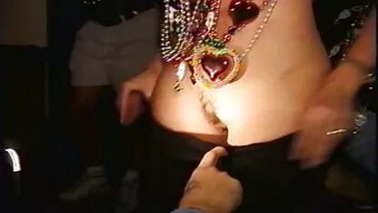 Big busty betaalde met een pijpbeurt voor een ritje. plassex oma