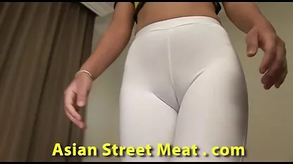De oma porn tube man stond als een kind met een platte borst.