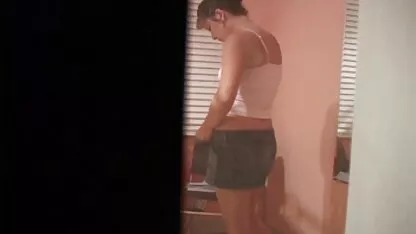 Meisje wil een slaaf een lesje oma solo sex leren in haar gezicht