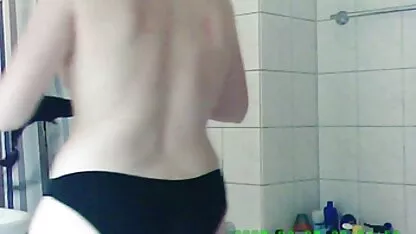 Schoonheid voor oma sex bdsm de camera eerst poseren en waarom mannen pijpen?