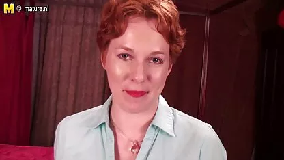 Befaamde Oekraïense oma lingerie sex vingers Manda