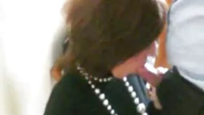 Heather Starlet Masturbeert Bij Het sexy oma's Zwembad.