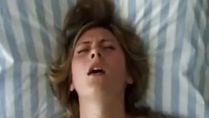 Mulat met grote buiken enthousiast Masturberen oma pass porn