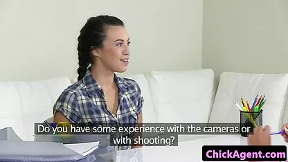 Seyd Marie onder oma porn anal de stralen van de lamp